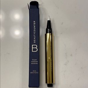 Beautycounter Touchup Pen (Light)